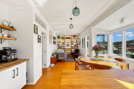 Photo of property in 97 Northland Road, Northland, Wellington, 6012