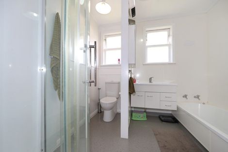 Photo of property in 712 Grove Road, Mayfair, Hastings, 4122