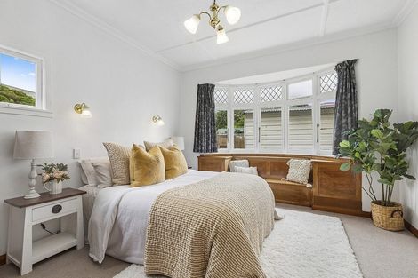 Photo of property in 43a Collins Avenue, Tawa, Wellington, 5028