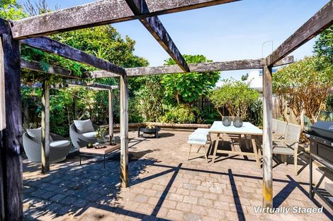 Photo of property in 3e Kinross Drive, Merrilands, New Plymouth, 4312