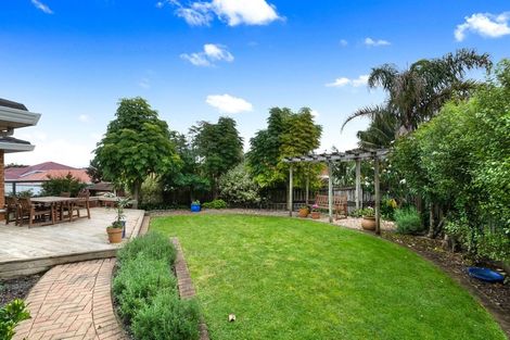 Photo of property in 11 Kahala Place, West Harbour, Auckland, 0618