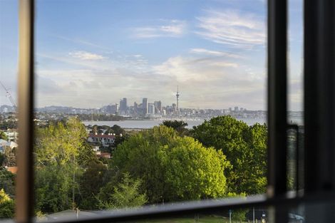 Photo of property in Frank Sargeson Apts, 308/74 Anzac Street, Takapuna, Auckland, 0622