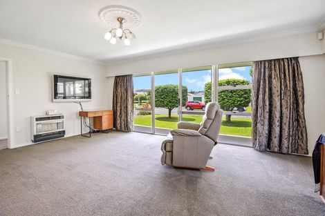 Photo of property in 27 Howden Road, Fairfield, Hamilton, 3214