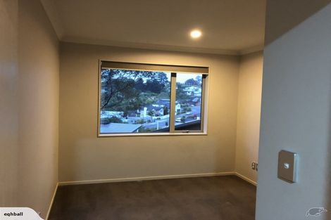 Photo of property in 44 Namsan Close, Fairview Heights, Auckland, 0632