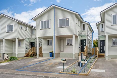 Photo of property in 8/6 John Jennings Drive, Oteha, Auckland, 0632