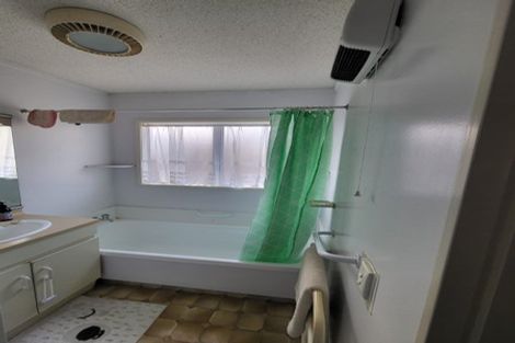 Photo of property in 8/169 Whites Line East, Waiwhetu, Lower Hutt, 5010