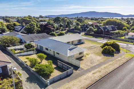 Photo of property in 50 Queens Road, Waikanae Beach, Waikanae, 5036