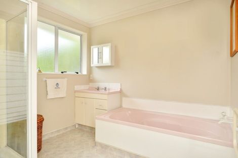 Photo of property in 38b Mcmaster Street, Greytown, 5712