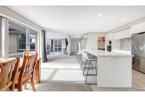 Photo of property in 177b High Street, Oxford, 7430