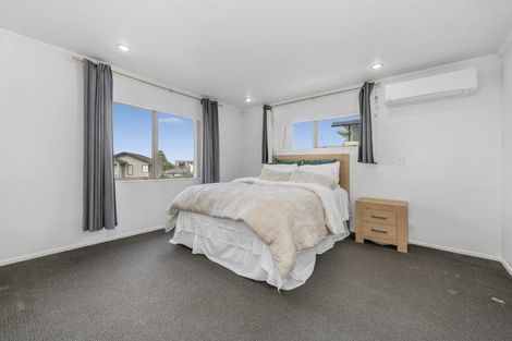 Photo of property in 3 Fairchild Avenue, Goodwood Heights, Auckland, 2105