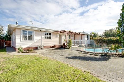 Photo of property in 17 Merton Crescent, Pirimai, Napier, 4112