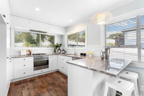 Photo of property in 95 Awaruku Road, Torbay, Auckland, 0630