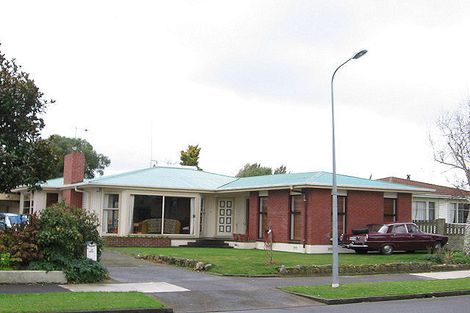 Photo of property in 17 Bond Street, Hokowhitu, Palmerston North, 4410