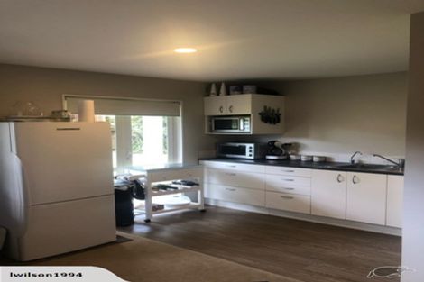 Photo of property in 4 Ellangowan Road, Waiake, Auckland, 0630