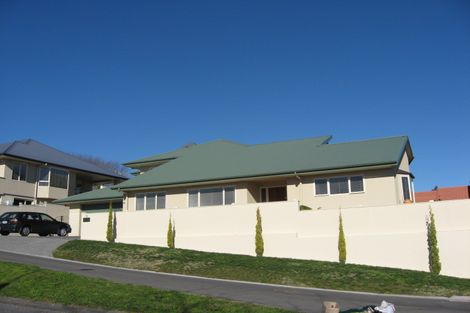 Photo of property in 16 Busby Hill, Havelock North, 4130