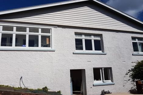 Photo of property in 17 Sugarloaf Road, Brooklyn, Wellington, 6021