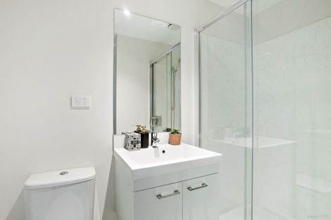 Photo of property in 1/2b Walsall Street, Avondale, Auckland, 1026