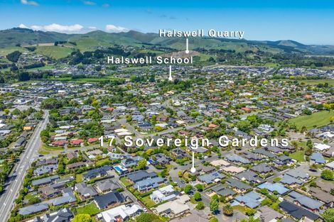 Photo of property in 17 Sovereign Gardens, Halswell, Christchurch, 8025