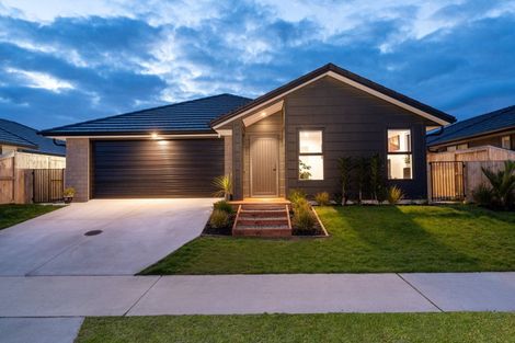 Photo of property in 15 Kotiate Street, Papamoa Beach, Papamoa, 3118