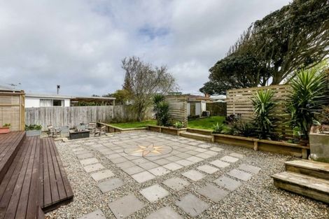 Photo of property in 27 Rospeath Crescent, Spotswood, New Plymouth, 4310