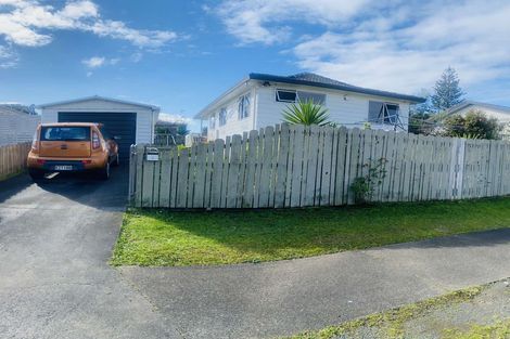 Photo of property in 2 Sparrow Place, Weymouth, Auckland, 2103