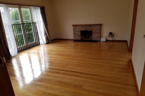 Photo of property in 13 Woodall Place, Totara Vale, Auckland, 0627