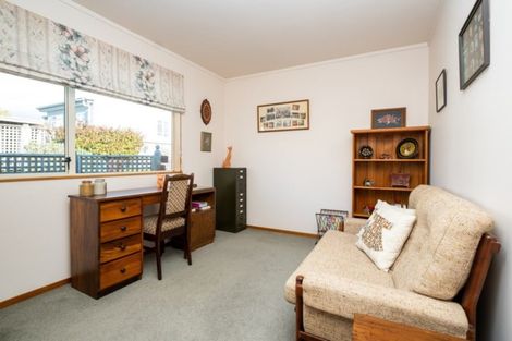 Photo of property in 2/11 Duart Road, Havelock North, 4130