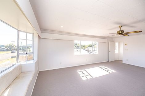 Photo of property in 156 Karaka Street, Castlecliff, Whanganui, 4501