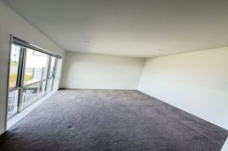 Photo of property in 142b Luckens Road, West Harbour, Auckland, 0618