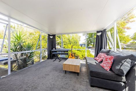 Photo of property in 22 Chrisarda Place, Red Hill, Papakura, 2110