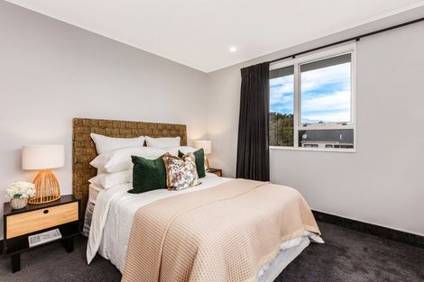 Photo of property in 13 Sombrero View, Ascot Park, Porirua, 5024