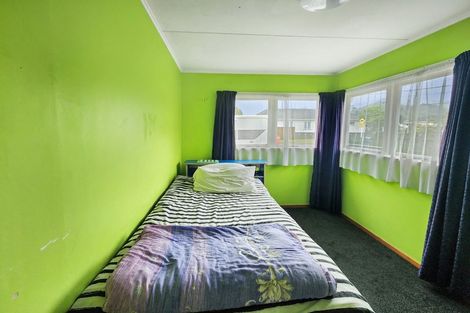 Photo of property in 27 Russell Road, Wainuiomata, Lower Hutt, 5014