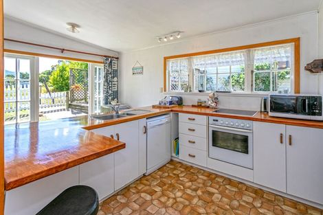 Photo of property in 34 Main Street, Coromandel, 3506