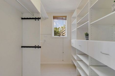 Photo of property in 2 Karoro Place, Paremata, Porirua, 5024