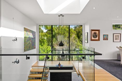 Photo of property in 15c Rodney Road, Northcote Point, Auckland, 0627