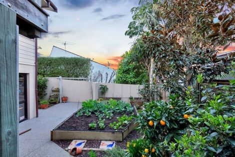 Photo of property in 9a Huntly Road, Campbells Bay, Auckland, 0630