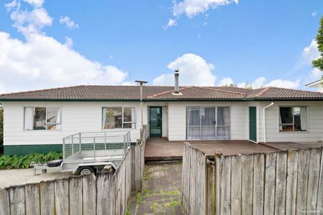 Photo of property in 34 Cedar Heights Avenue, Massey, Auckland, 0614