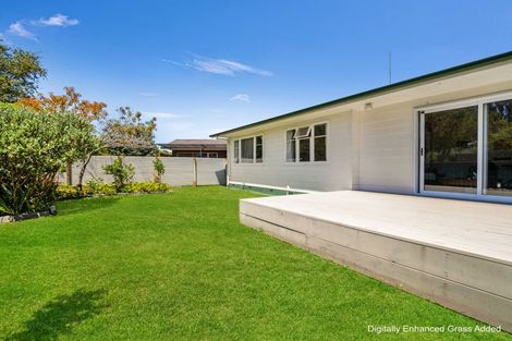 Photo of property in 30 Ruamahanga Crescent, Terrace End, Palmerston North, 4410