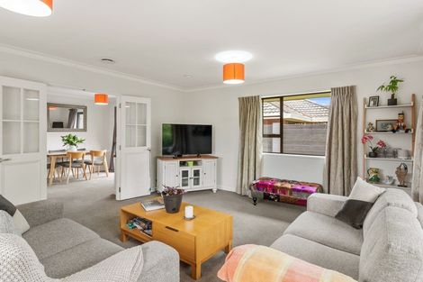 Photo of property in 2/84 Memorial Avenue, Ilam, Christchurch, 8053