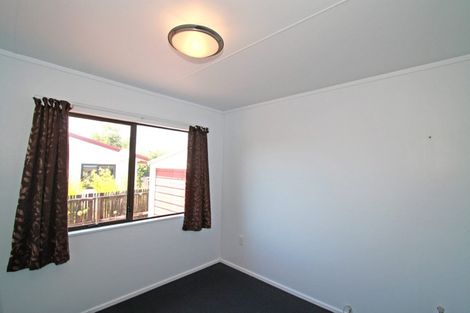 Photo of property in 32 Poplar Grove, Whalers Gate, New Plymouth, 4310