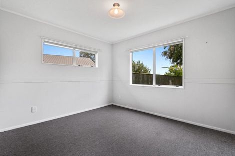 Photo of property in 105 Hillcrest Drive, Kelvin Grove, Palmerston North, 4414