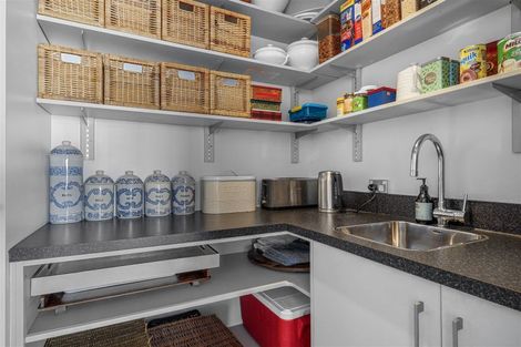 Photo of property in 4 Gazelle Lane, Redcliffs, Christchurch, 8081