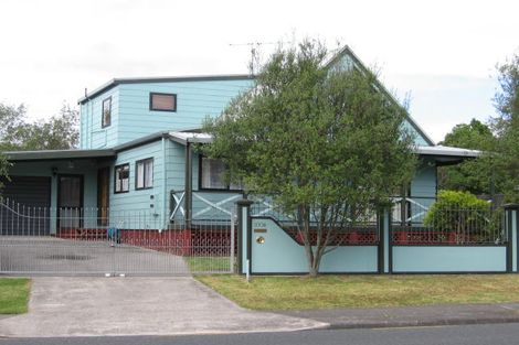 Photo of property in 100b Godley Road, Green Bay, Auckland, 0604