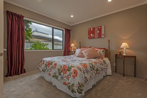 Photo of property in 40 Johnstone Drive, Fitzherbert, Palmerston North, 4410