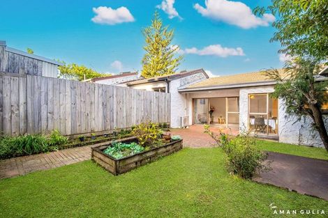 Photo of property in 3/550 Glenfield Road, Glenfield, Auckland, 0629
