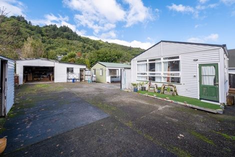 Photo of property in 146a Waikawa Road, Picton, 7220