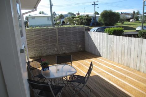 Photo of property in 36 Maui Pomare Street, Blockhouse Bay, Auckland, 0600