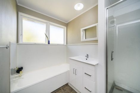 Photo of property in 25 Acacia Street, Kelvin Grove, Palmerston North, 4414