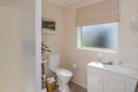 Photo of property in 24 Sunburst Court, Paraparaumu Beach, Paraparaumu, 5032