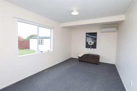 Photo of property in 12 Beadle Place, St Andrews, Hamilton, 3200